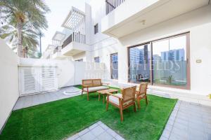 Fotografie z fotogalerie ubytování Bloomfields 2BR Villa Beach Access Fujairah v destinaci Fudžajra