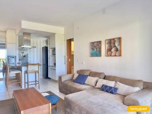 Η κουζίνα ή μικρή κουζίνα στο Beach Living Pé na Areia por Be My Guest