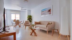 Posezení v ubytování 50m from the sea, Calle San Enrique 3-1