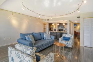 Χώρος καθιστικού στο Midnight Cove II 122F