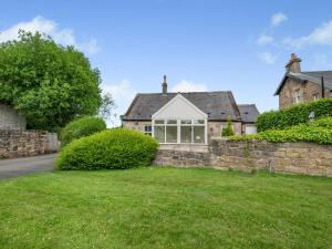 PrestonにあるFox Cover - Uk49892の石壁と庭のある家