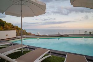 Πισίνα στο ή κοντά στο Villa Horizonte luxury apartments