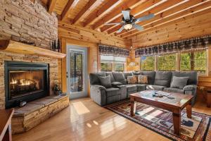 Et opholdsområde på Sensational Views by American Patriot Getaways