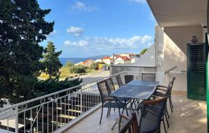 Μπαλκόνι ή βεράντα στο 4 Bedroom Stunning Apartment In Makarska