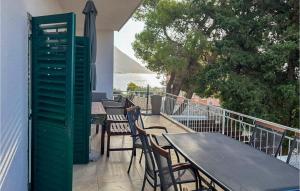 Μπαλκόνι ή βεράντα στο 4 Bedroom Stunning Apartment In Makarska