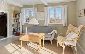 Χώρος καθιστικού στο Nice Home In Præstø With Wifi