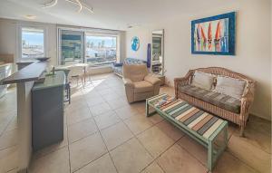 Posezení v ubytování Nice Apartment In Agde With Wifi