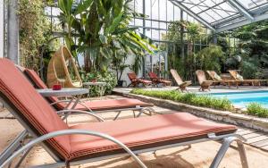 Πισίνα στο ή κοντά στο Residence Gold Rain