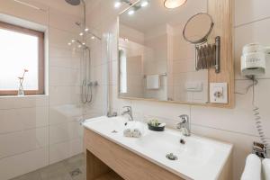 Ένα μπάνιο στο Residence Gold Rain