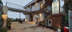 Budova, kde se vila nachází