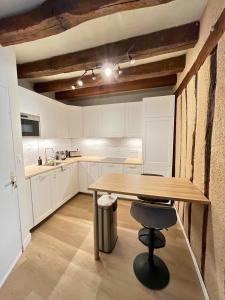 Kuchyň nebo kuchyňský kout v ubytování Le Charme Amboisien