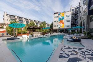 Swimmingpoolen hos eller tæt på Beltline Bliss - Vibrant Atlanta Getaway