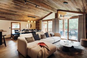 Khu vực ghế ngồi tại Chalet Ritord - OVO Network