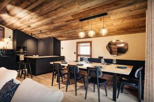 Khu vực ghế ngồi tại Chalet Ritord - OVO Network