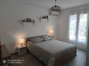 ル・ムイにあるVilla Katiramonaのベッドルーム1室(ランプ2つ付) +59枚の写真