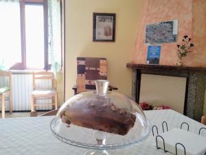 バリシャーノにあるCasa Hemingway - Casa Vacanzaのガラス鉢のチョコレートケーキ +36枚の写真