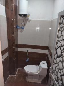 Ένα μπάνιο στο Hotel Sukhsagar khatushyamji +19 φωτογραφίες