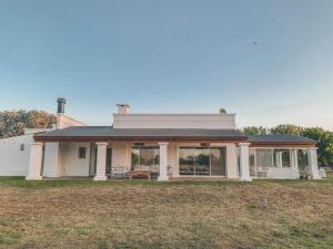 Το κτήριο όπου στεγάζεται  η παραθεριστική κατοικία