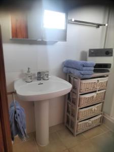 Ένα μπάνιο στο Villa Abrils