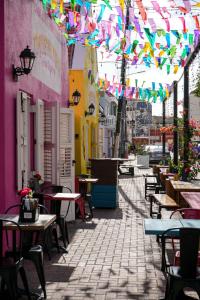 Εστιατόριο ή άλλο μέρος για φαγητό στο Stylish Private Studio in Historic Pietermaai #28