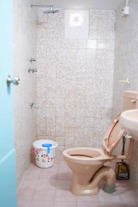 Ένα μπάνιο στο Blue Moon Private Pool Villa - Near Baga Beach, Goa