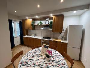 Η κουζίνα ή μικρή κουζίνα στο Tavoleria Pisa City Center