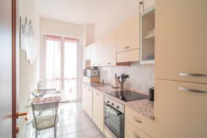 Η κουζίνα ή μικρή κουζίνα στο Alloggio Gallinara