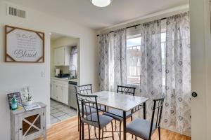 Kuchyň nebo kuchyňský kout v ubytování Wildcats Welcome! Mtn-View Condo 7 Mi to U of A + 17 fotografií