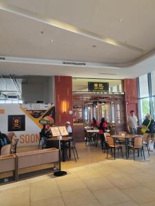 Εστιατόριο ή άλλο μέρος για φαγητό στο Seaview 1BR with Balcony at The Shore Kota Kinabalu