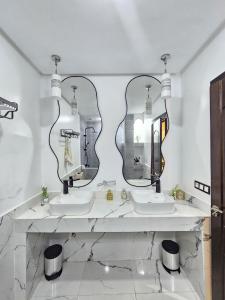 Koupelna v ubytování Staylich City View Tanger + 144 fotografií