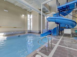 Bassein majutusasutuses Perfect Rockies Escape with Pool, Hot Tub and Gym või selle lähedal