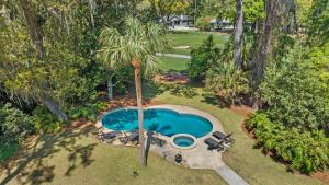 Bazén v ubytování Island Time nebo v jeho okolí