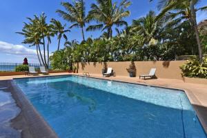 Πισίνα στο ή κοντά στο Nani Kai Hale 605 · NKH 605 Remodeled BeachFront w Pool AC Sandy