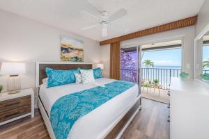 Gallery image of Hololani B204 · HL B204 Beachy Chic Updated OceanFront 2BD in Kahana