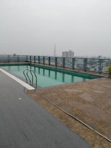 Bazén v ubytování Rajasi studio by the station nebo v jeho okolí