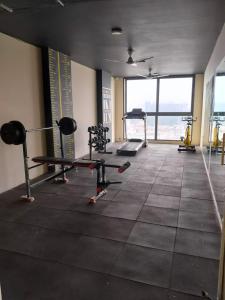 Fitness centrum a/nebo fitness zařízení v ubytování Rajasi studio by the station