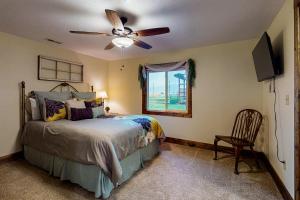 Ένα ή περισσότερα κρεβάτια σε δωμάτιο στο Pioneer Ridge