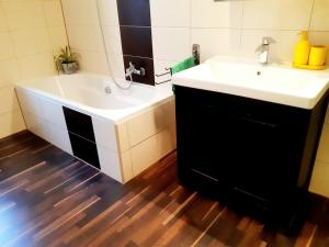 Fotografie z fotogalerie ubytování Helle Altbauwohnung v destinaci Grieskirchen