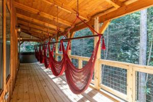 Φωτογραφία από το άλμπουμ του Hot Tub & WiFi - Angel's View - Red River Gorge KY σε Rogers