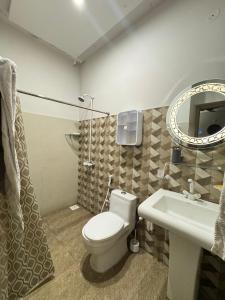 Ένα μπάνιο στο The Serene stays +16 φωτογραφίες