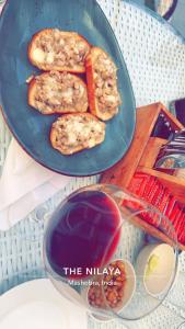 Jídlo v hotelu nebo okolí