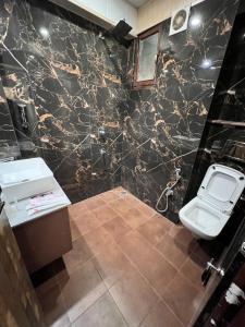 Koupelna v ubytování Victory Hotel and Restaurant by GS Hospitality + 74 fotografií