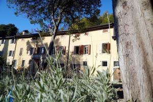 Το κτήριο όπου στεγάζεται  ο ξενώνας +32 φωτογραφίες