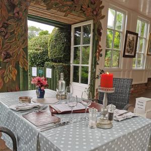 Nápoje v ubytování Kilmokea Country Manor & Gardens