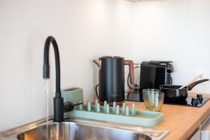 Παροχές για τσάι/καφέ στο Green Hill Suites FREE Shuttle From And To Athens Airport