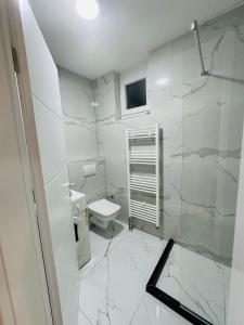 Koupelna v ubytování Modern & Cozy apartment in center -Walk everywhere