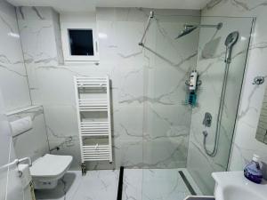 Koupelna v ubytování Modern & Cozy apartment in center -Walk everywhere