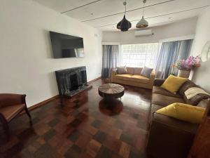 TV a/nebo společenská místnost v ubytování 4 on Kircaldy