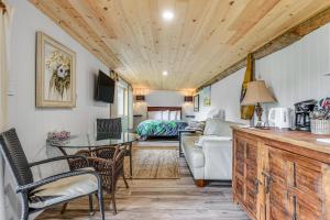 Η κουζίνα ή μικρή κουζίνα στο The Wood Shed with hot tub