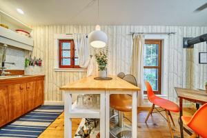 Fotografie z fotogalerie ubytování Perfect Loft for a Weekend in the Eastern Townships v destinaci Ayer's Cliff